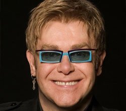 Elton John Türkiye’ye gidiyor