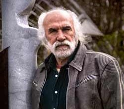 İnsanlık Anıtı’nın kafası kesildi