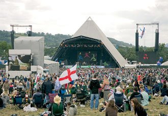 Glastonbury’den bir sene ara