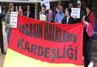 KCK Operasyonları Londra’da protesto edildi