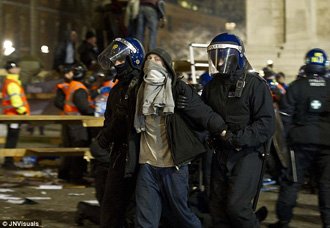 Londra’da kapitalizm karşıtı eylemcilerin kampı boşaltıldı