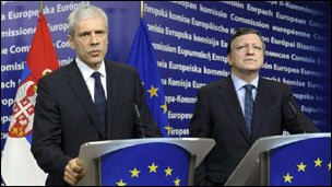 AB’den Sırbistan’a aday ülke statüsü